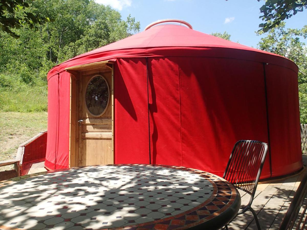 Eco-Hotel Et Yourtes Du Mercantour Guillaumes Exterior photo