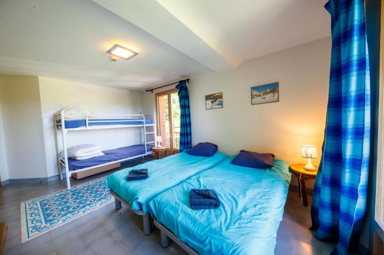 Eco-Hotel Et Yourtes Du Mercantour Guillaumes Exterior photo