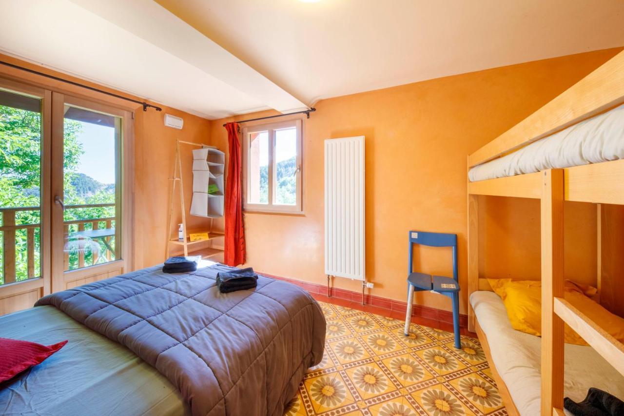 Eco-Hotel Et Yourtes Du Mercantour Guillaumes Exterior photo