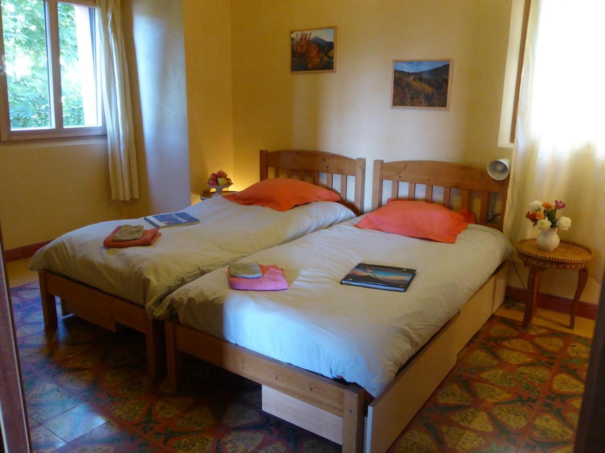 Eco-Hotel Et Yourtes Du Mercantour Guillaumes Exterior photo