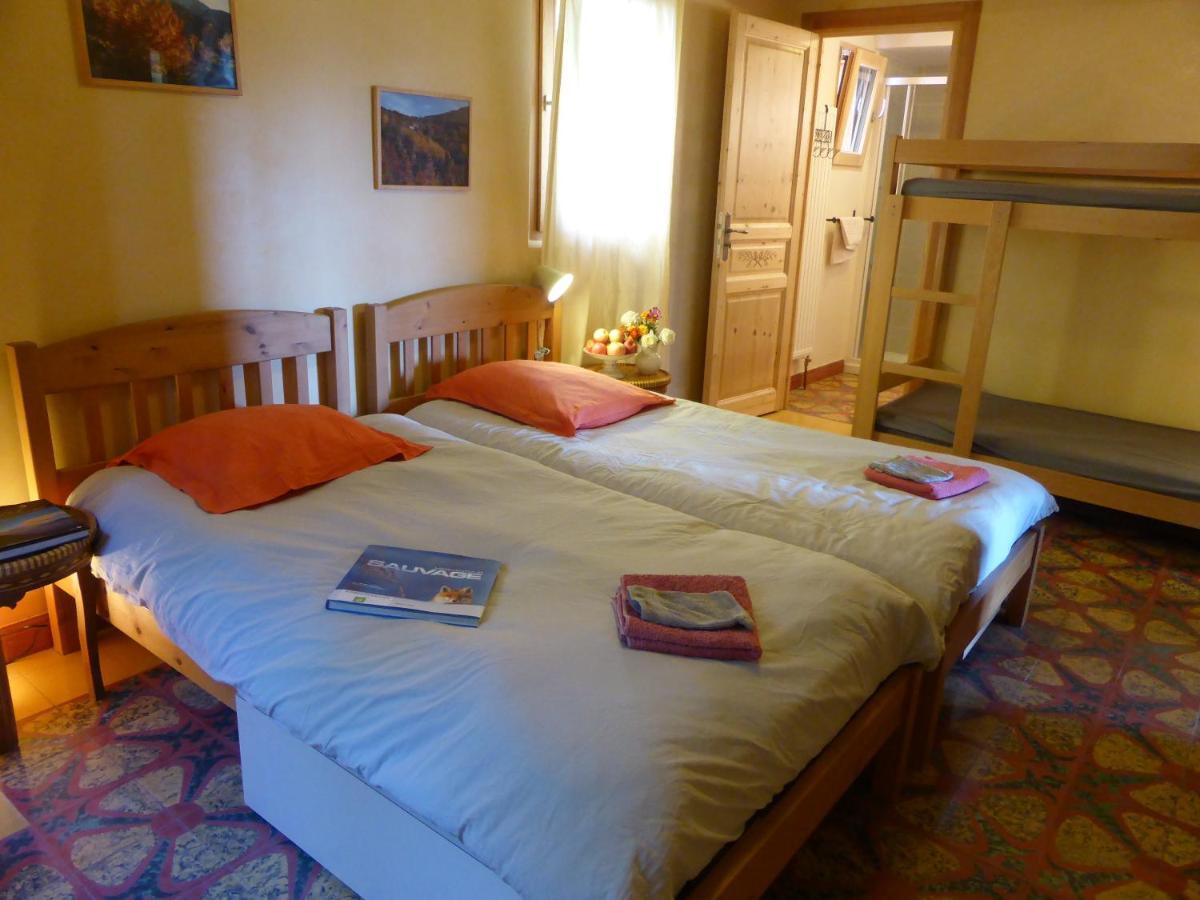 Eco-Hotel Et Yourtes Du Mercantour Guillaumes Exterior photo